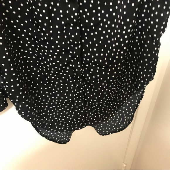 3/$15 Express black and white polka dots long sleeve button down tunic top - Picture 7 of 10